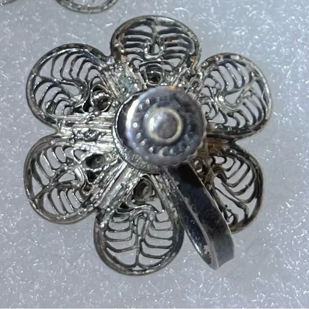 Vintage Mexico Silver Floral Design Screw Back Earrings.